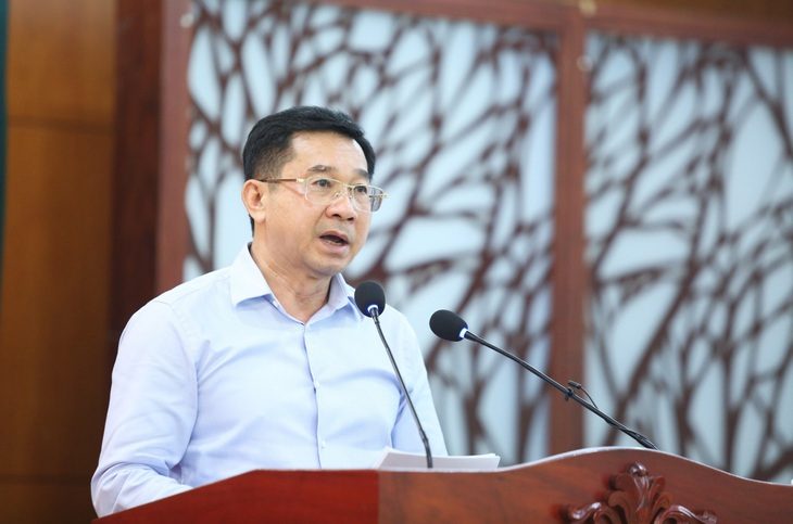 Chủ nhiệm Ủy ban Kiểm tra Thành ủy TP.HCM phát biểu tại hội nghị - Ảnh: PHƯƠNG QUYÊN