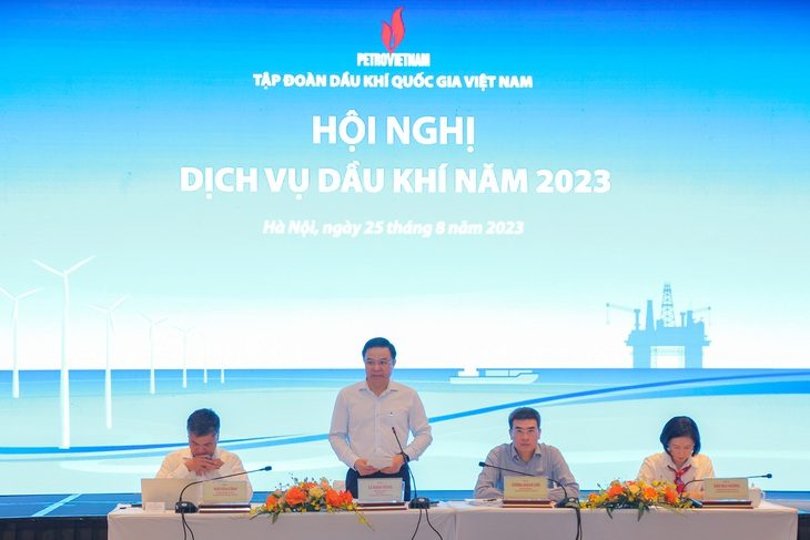 Đoàn chủ tịch điều hành hội nghị