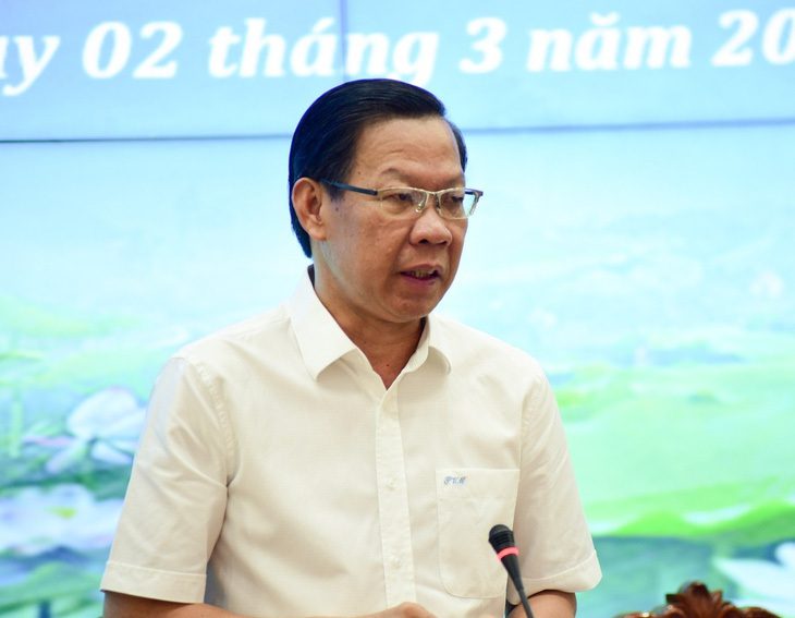 Chủ tịch UBND TP.HCM Phan Văn Mãi phê bình 4 ban quản lý dự án chưa nghiêm túc giải ngân đầu tư công - Ảnh: HỮU HẠNH