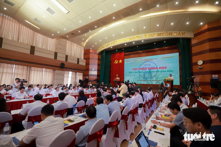 Toàn cảnh hội thảo góp ý dự thảo Luật Thủ đô (sửa đổi) - Ảnh: QUANG VIỄN