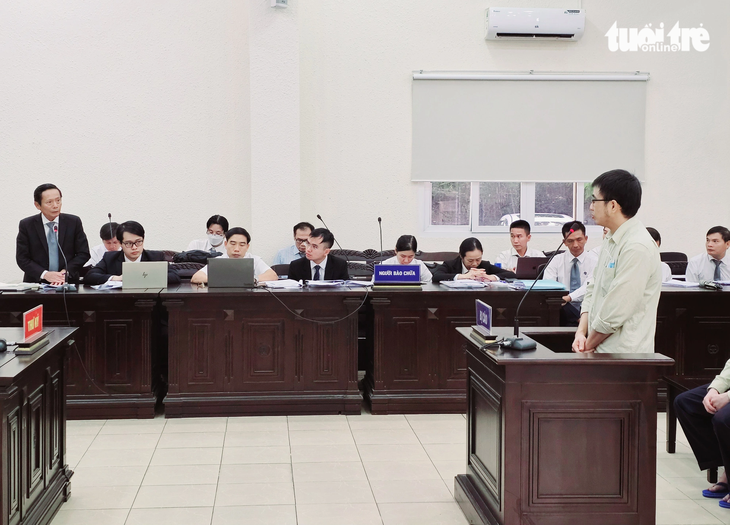 Bị cáo Nguyễn Kiên Cường tại tòa khai đã nhận hơn 8,3 tỉ đồng tiền “bồi dưỡng” của doanh nghiệp nhưng cho rằng phần lớn số tiền này đã được “chi cho lãnh đạo” - Ảnh: BÁ SƠN