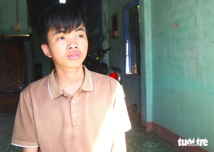 Chuyện đời của tân SV Nguyễn Văn Huy: Đi học về chào mẹ, mà mẹ nằm im mãi mãi - Ảnh 1.