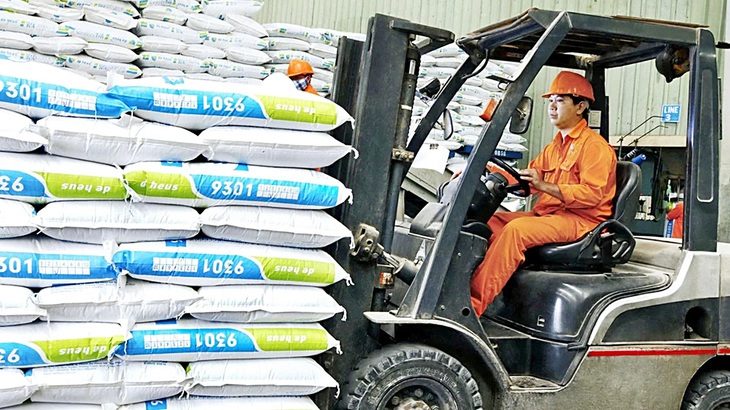 Doanh nghiệp thức ăn chăn nuôi ngồi trên đống lửa vì rối mã HS - Ảnh 1.