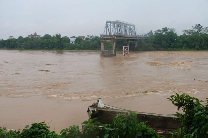 Đề xuất áp dụng cơ chế đặc thù xây cầu Phong Châu mới - Ảnh 1.
