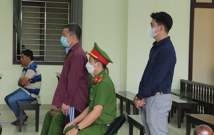 Chủ tịch xã lừa chiếm đoạt tiền đặt cọc lúa, chuyển đất của người khác để trừ nợ - Ảnh 1.