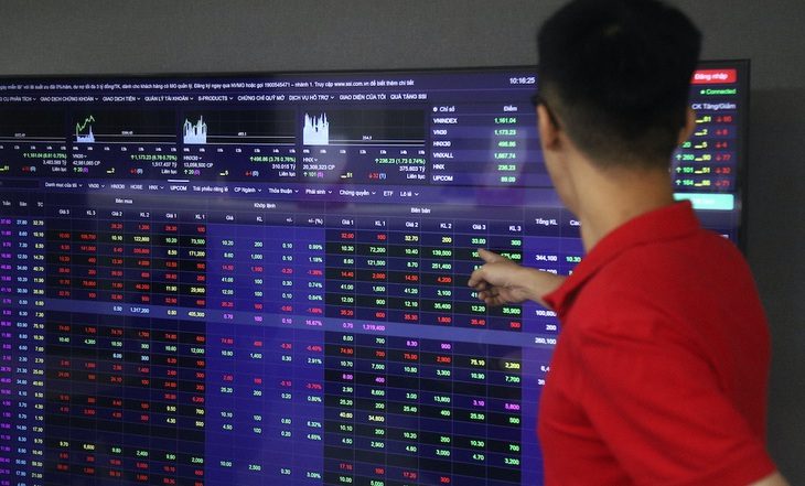 Cuộc chiến giành thị phần trên thị trường chứng khoán ngày càng trở nên khốc liệt - Ảnh: BÌNH KHÁNH
