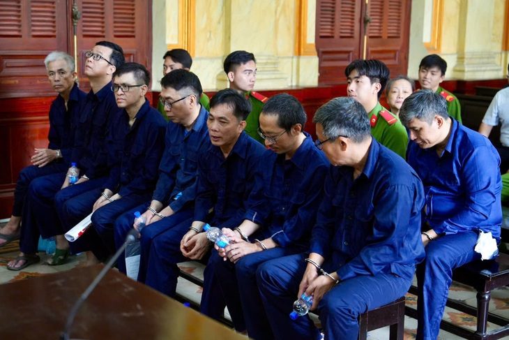 Cựu phó giám đốc Sở Kế hoạch và Đầu tư TP.HCM hầu tòa trong vụ án ‘thông thầu’ thứ 2 - Ảnh 1.