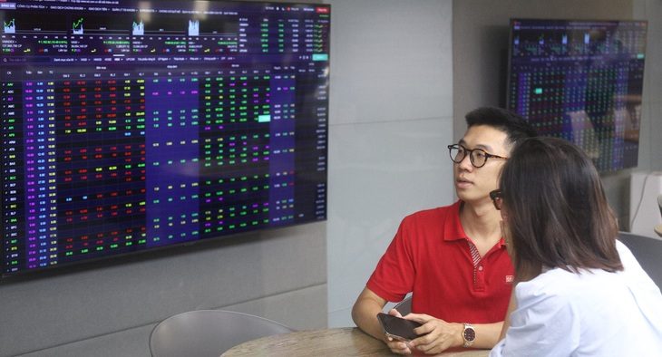 Đà đi xuống của thanh khoản bắt đầu từ một số phiên cuối tháng 9-2023 kéo dài sang tháng mới - Ảnh: BÌNH KHÁNH