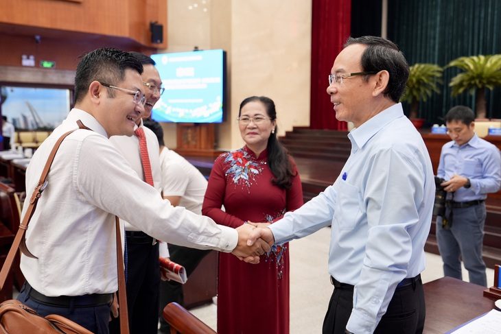 Bí thư Thành ủy TP.HCM Nguyễn Văn Nên tham dự hội nghị tổng kết - Ảnh: HỮU HẠNH