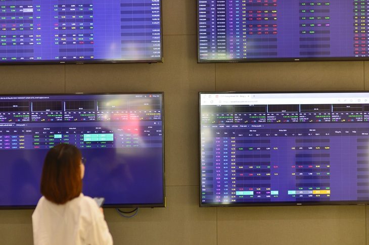 Cổ đông ngoại liên tục bán ra cổ phiếu, một công ty của PVN còn bị 'rút' sạch - Ảnh 1.