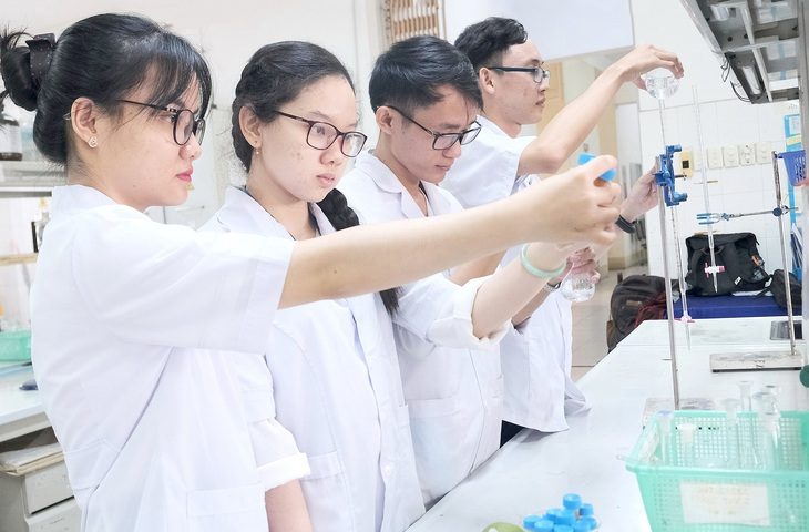Có nên bỏ học theo đuổi đam mê? - Ảnh 1.