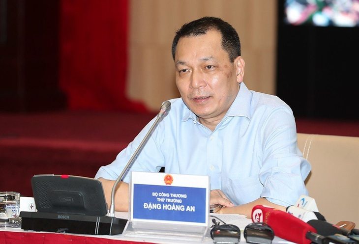 Thứ trưởng Đặng Hoàng An trả lời về khoản lỗ của EVN trước các ý kiến mà đại biểu Quốc hội nêu - Ảnh: N.K.
