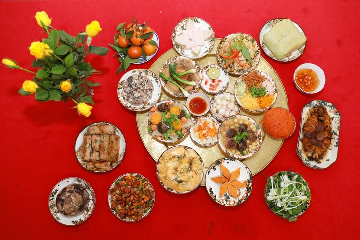 Mâm cỗ truyền thống Hà Nội - Ảnh: VĂN TUYẾN Mâm cỗ truyền thống Hà Nội - Ảnh: VĂN TUYẾN