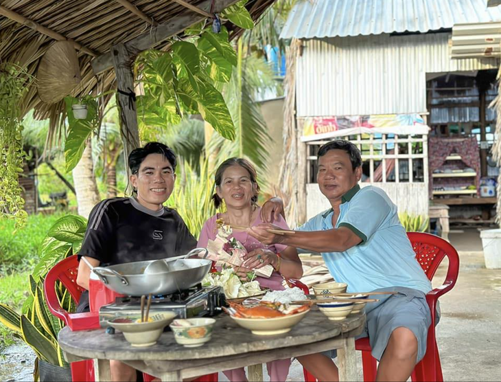 Gia đình Út Tỉnh Gia đình Út Tình, tác giả những món ăn rặt miền Tây