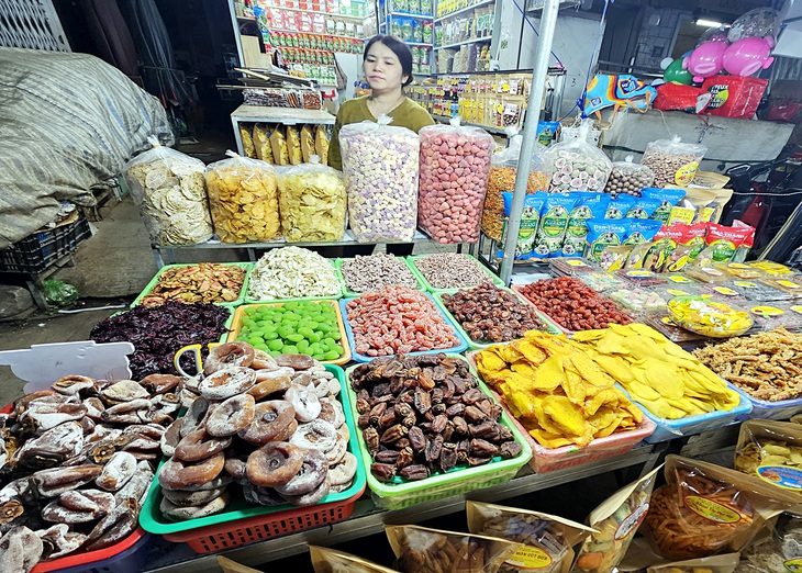 20250101212322-read-only-1736558836095846986301 Đặc sản về đầy kệ, giá bán như ngày thường - Ảnh 1.