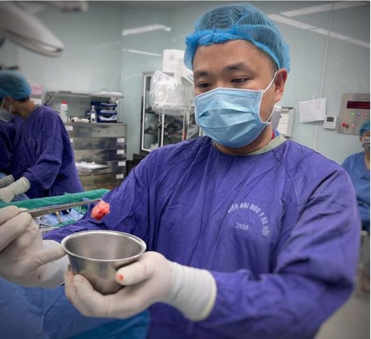 Đau lưng, đau cổ có thể là dấu hiệu bệnh lý cột sống - Ảnh 1.